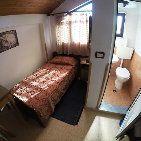 Ideal Hotel