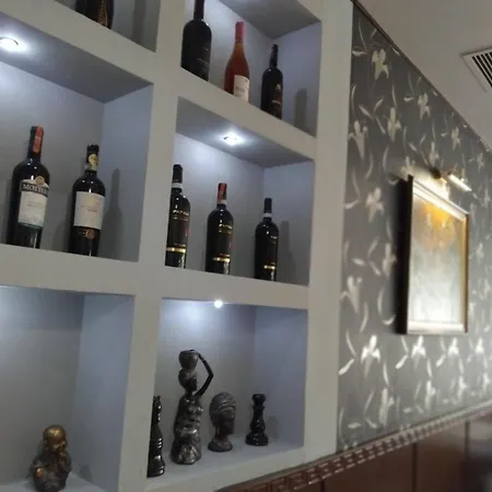 Ideal Hotel 3*